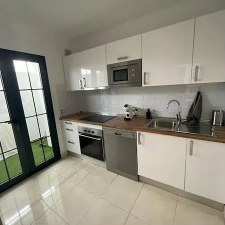 Eguzkilore Villa *